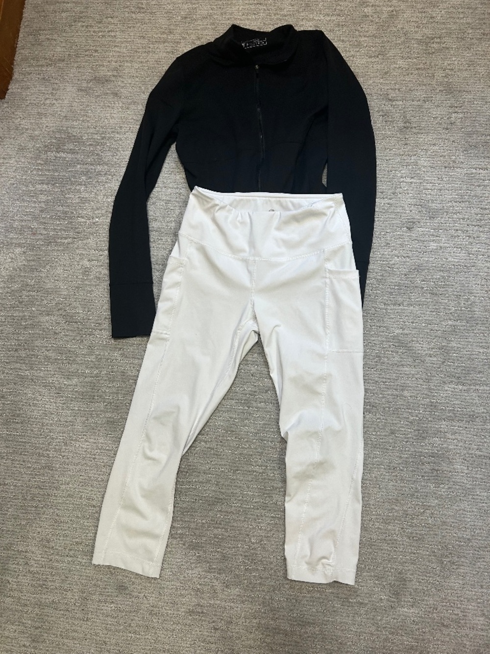 Women’s Gym 90 Degree White Leggings, Titin Black Zipper Top, Size M